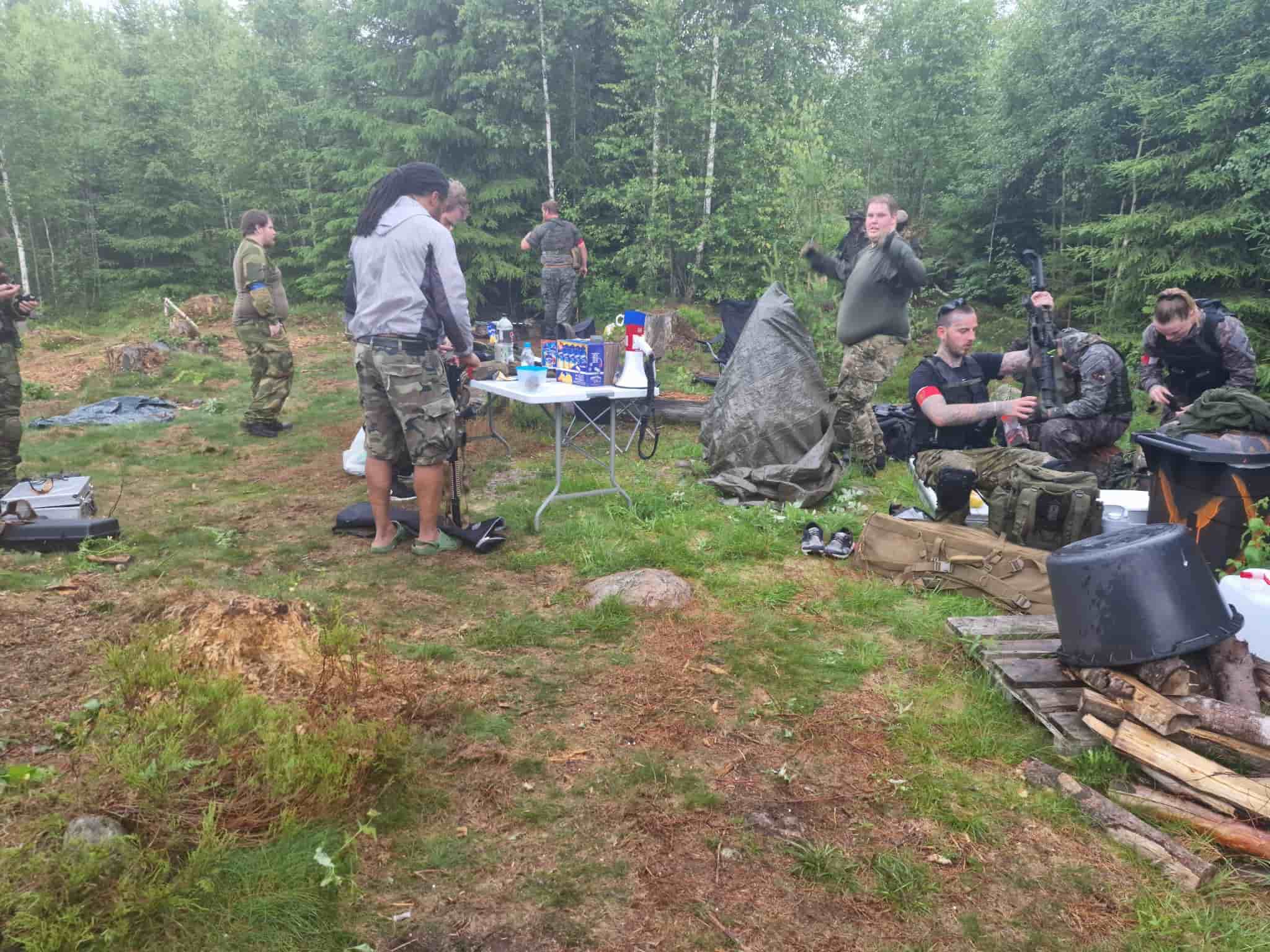 Group of airsofter bbq-ing during break